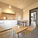 Garden- Parking, Ogrodek, Cicha Okolica Praust